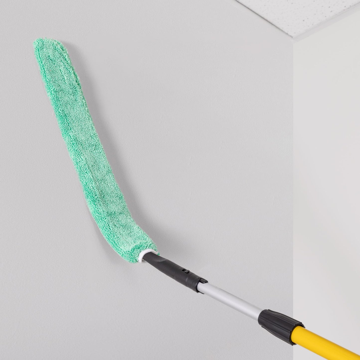 TRUST U-RAG Quick-Connect Flexible Dusting Wand with Microfiber Sleeve - Green