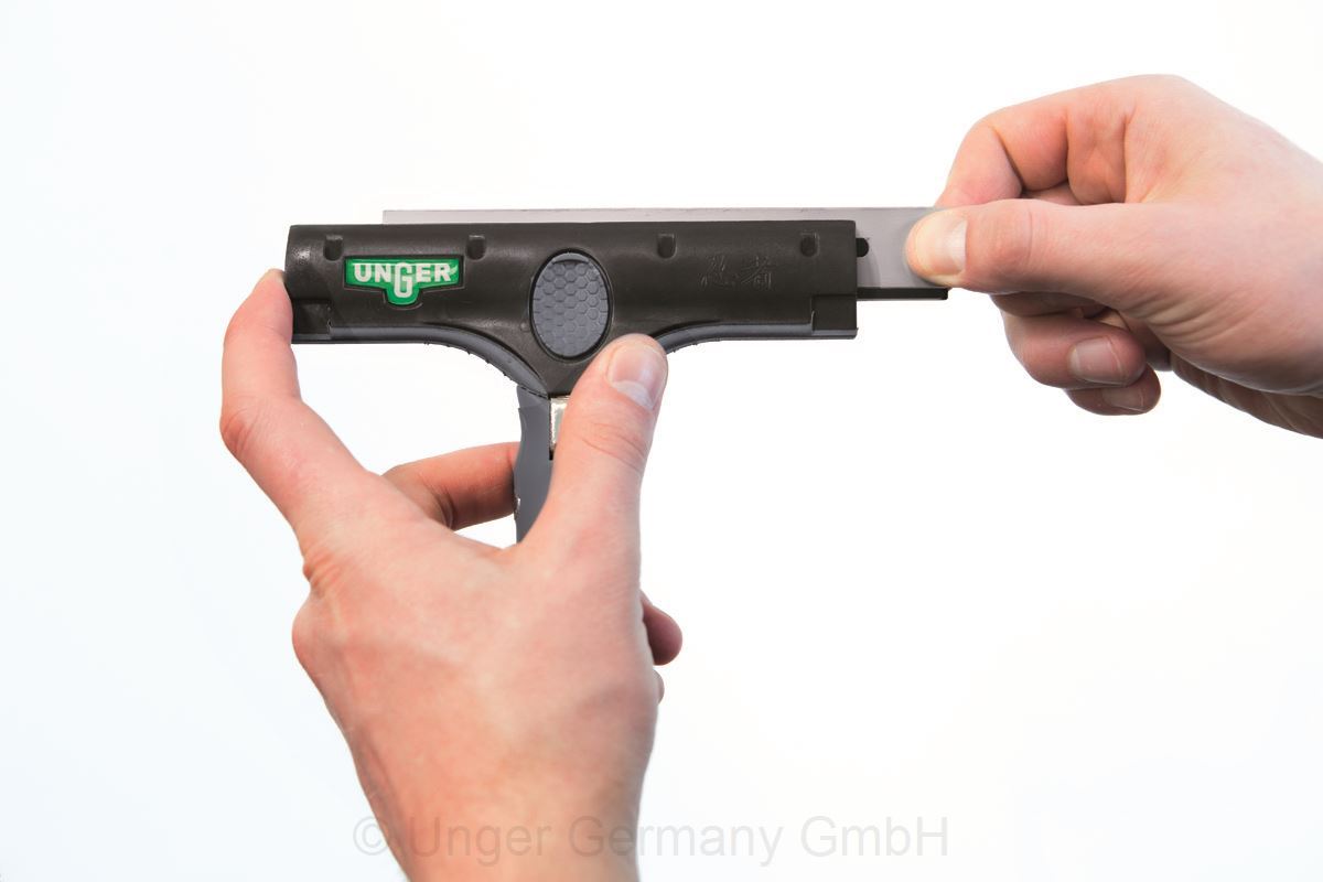 UNGER ERGOTEC NINJA 10CM SCRAPER + HOLDER COMBO