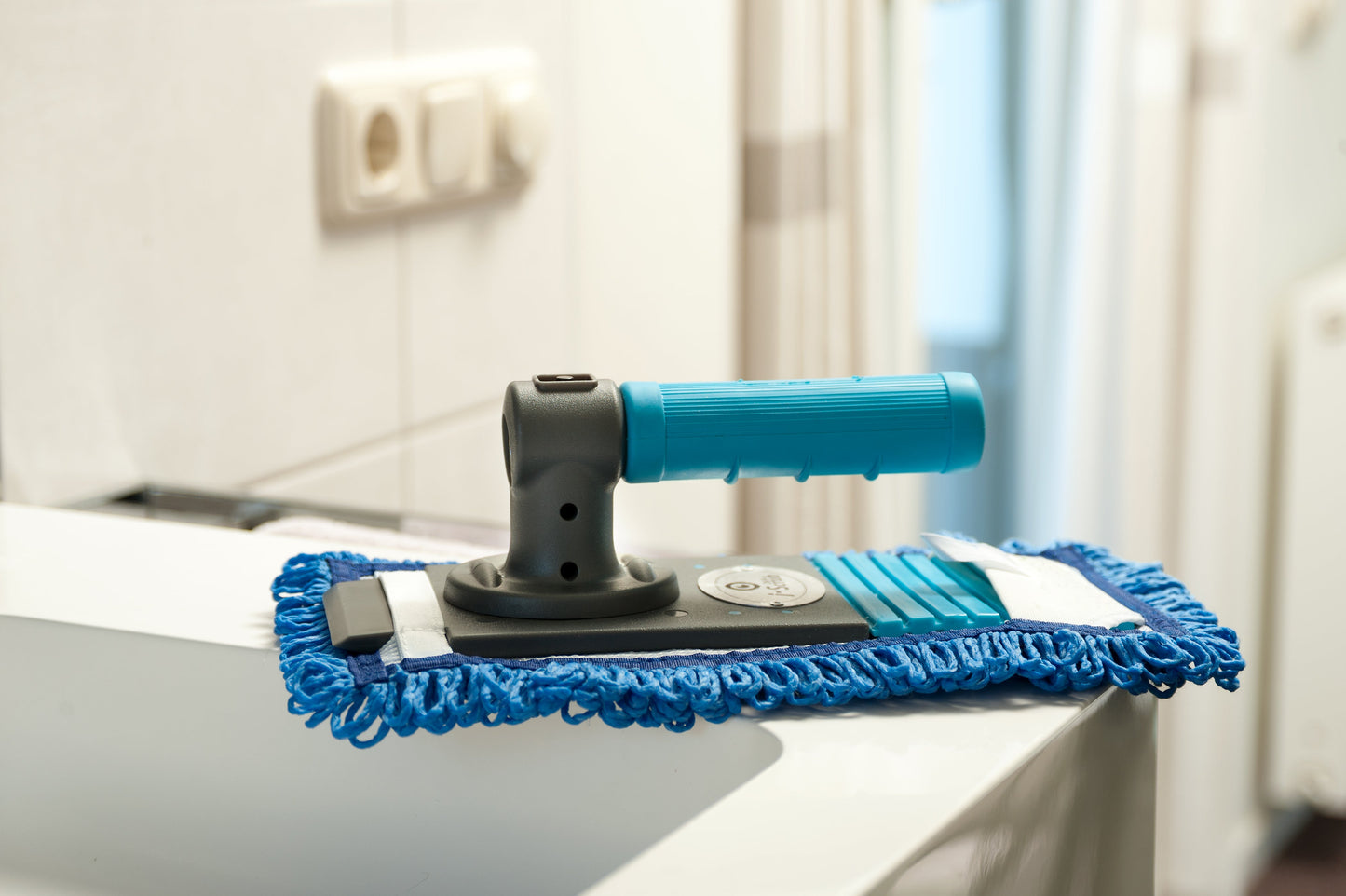 I-SCRUB 26H (I-FIBRE) WITH INTEGRATED UV LIGHT